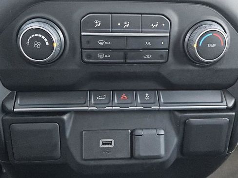 Used 2019 Chevrolet Silverado 1500 Custom w/ Custom Convenience Package image 15