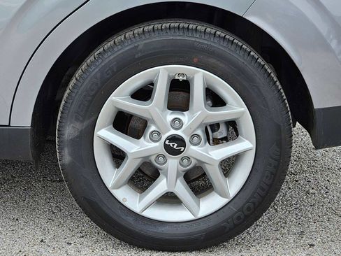 Certified 2025 Kia Soul LX w/ LX Technology Package FWD image 13