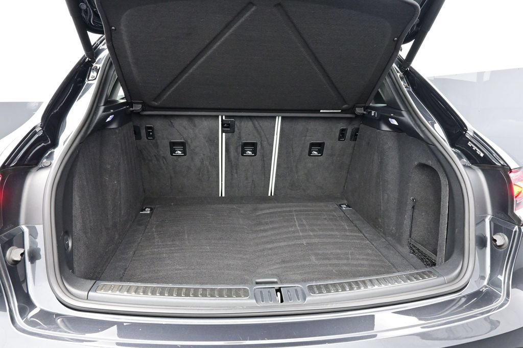 Certified 2023 Porsche Macan AWD/4WD image 16