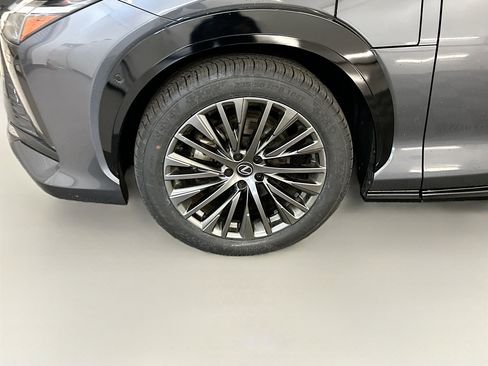 Used 2023 Lexus RZ 450e Premium w/ Accessory Package (2T) image 11