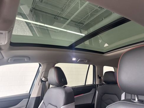 New 2026 Volkswagen Atlas Peak Edition AWD/4WD image 18
