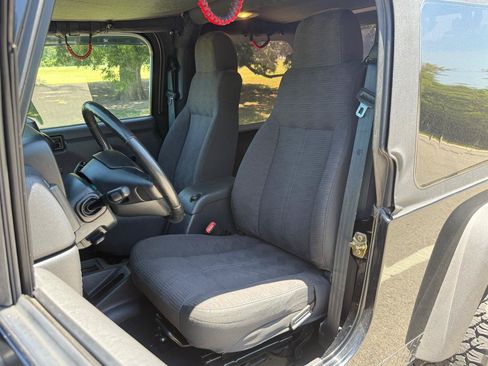 Used 2004 Jeep Wrangler 4WD image 12