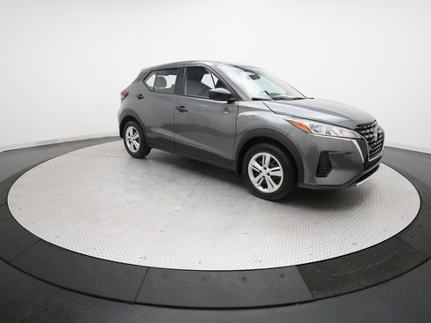 Used 2022 Nissan Kicks S image 13