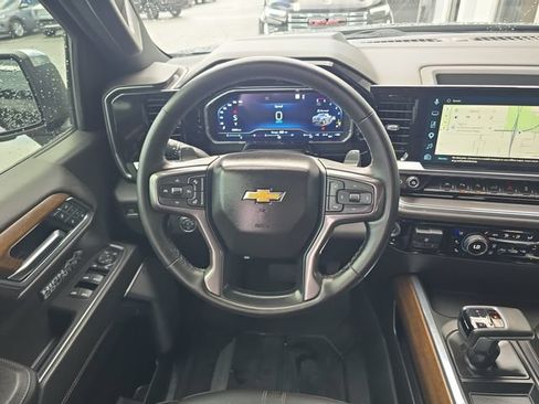 Certified 2023 Chevrolet Silverado 1500 High Country w/ High Country Premium Package AWD/4WD image 12