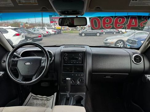 Used 2008 Ford Explorer XLT image 17
