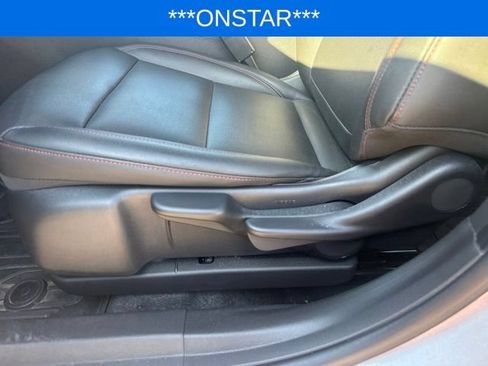Used 2025 Chevrolet Trax RS w/ Sunroof Package FWD image 12