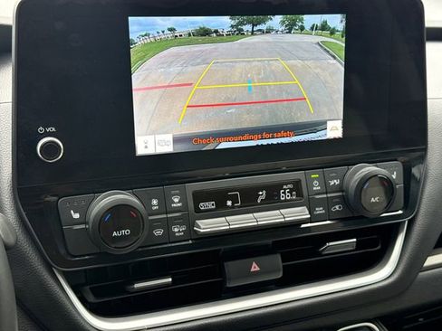 Used 2025 Toyota Grand Highlander AWD image 26