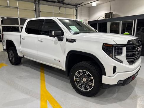 Used 2025 GMC Sierra 1500 AT4 image 9