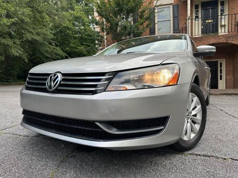 Used 2014 Volkswagen Passat 1.8T Wolfsburg Edition FWD image 2