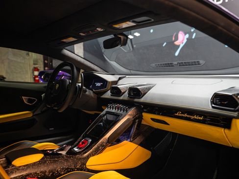 Used 2022 Lamborghini Huracan EVO image 10