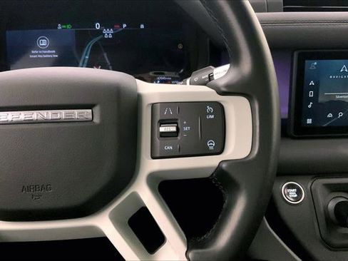 Used 2020 Land Rover Defender 110 SE image 19