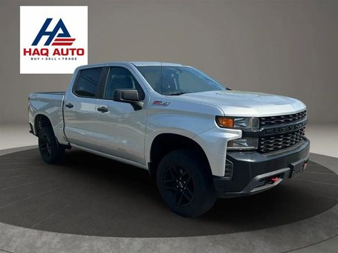 Used 2019 Chevrolet Silverado 1500 Custom Trail Boss w/ Custom Convenience Package AWD/4WD image 3