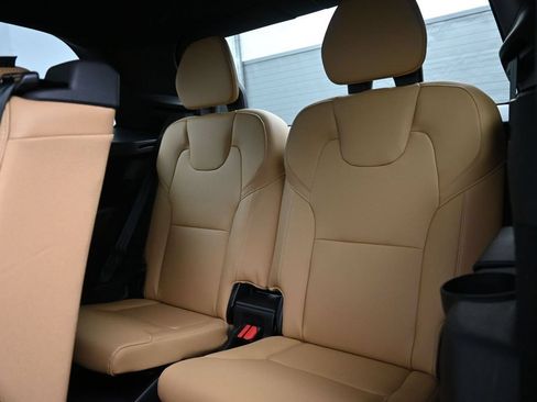 Used 2018 Volvo XC90 T6 Momentum w/ Convenience Package AWD/4WD image 28
