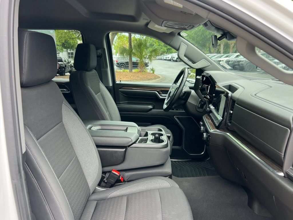 Used 2025 Chevrolet Silverado 1500 LT RWD image 20