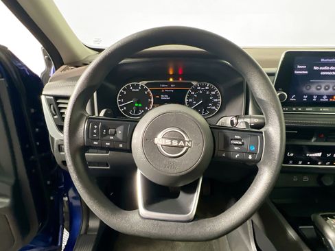 Used 2023 Nissan Rogue SV FWD image 17