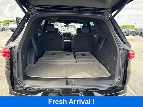 Used 2023 Chevrolet Traverse High Country FWD image 4