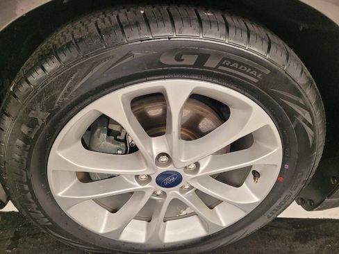 Used 2020 Ford Fusion SE FWD image 31