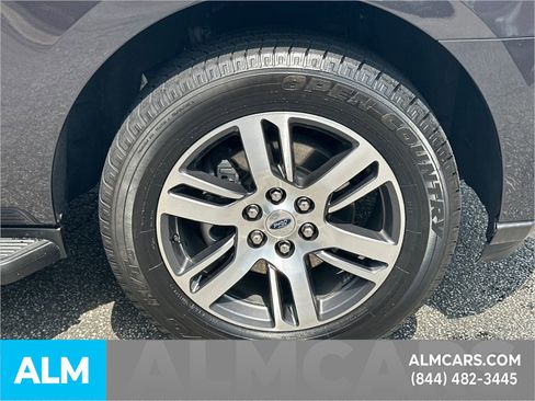 Used 2024 Ford Expedition XLT RWD image 14
