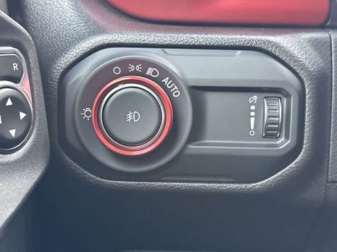 Used 2023 Jeep Wrangler Unlimited Rubicon AWD/4WD image 16