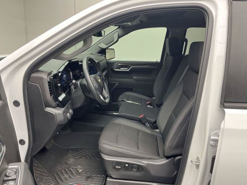 Used 2026 Chevrolet Silverado 1500 LT AWD/4WD image 3