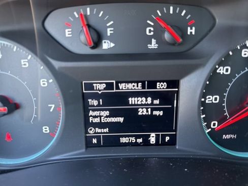 Used 2024 Chevrolet Malibu RS FWD image 25