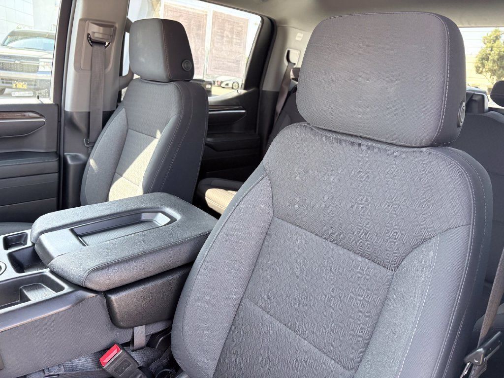 Used 2025 Chevrolet Silverado 1500 LT RWD image 11