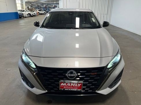 Used 2023 Nissan Altima 2.5 SR FWD image 8