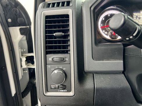 Used 2018 RAM 1500 Express image 16