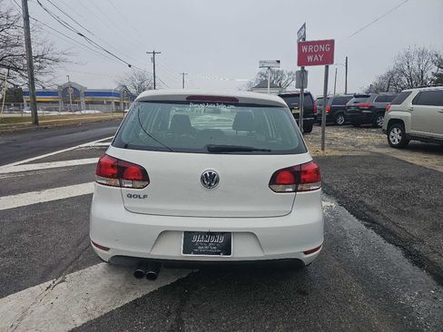 Used 2010 Volkswagen Golf 4-Door image 6