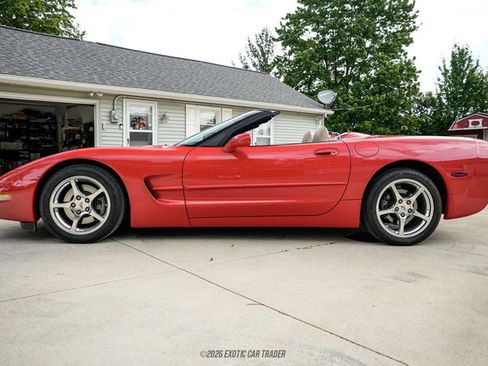 Used 2002 Chevrolet Corvette Convertible w/ Preferred Equipment Group2 RWD image 3