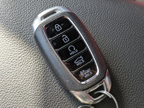 Certified 2023 Hyundai Elantra SEL image 30