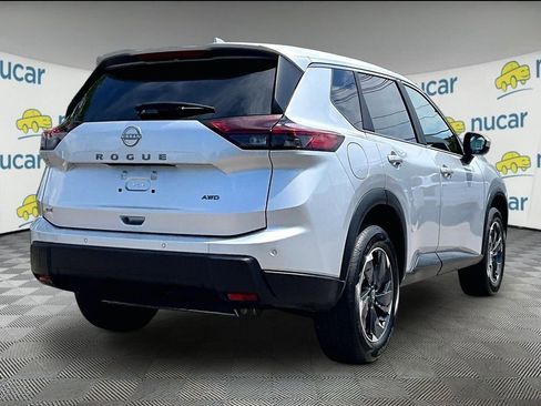 Used 2025 Nissan Rogue SV AWD/4WD image 6