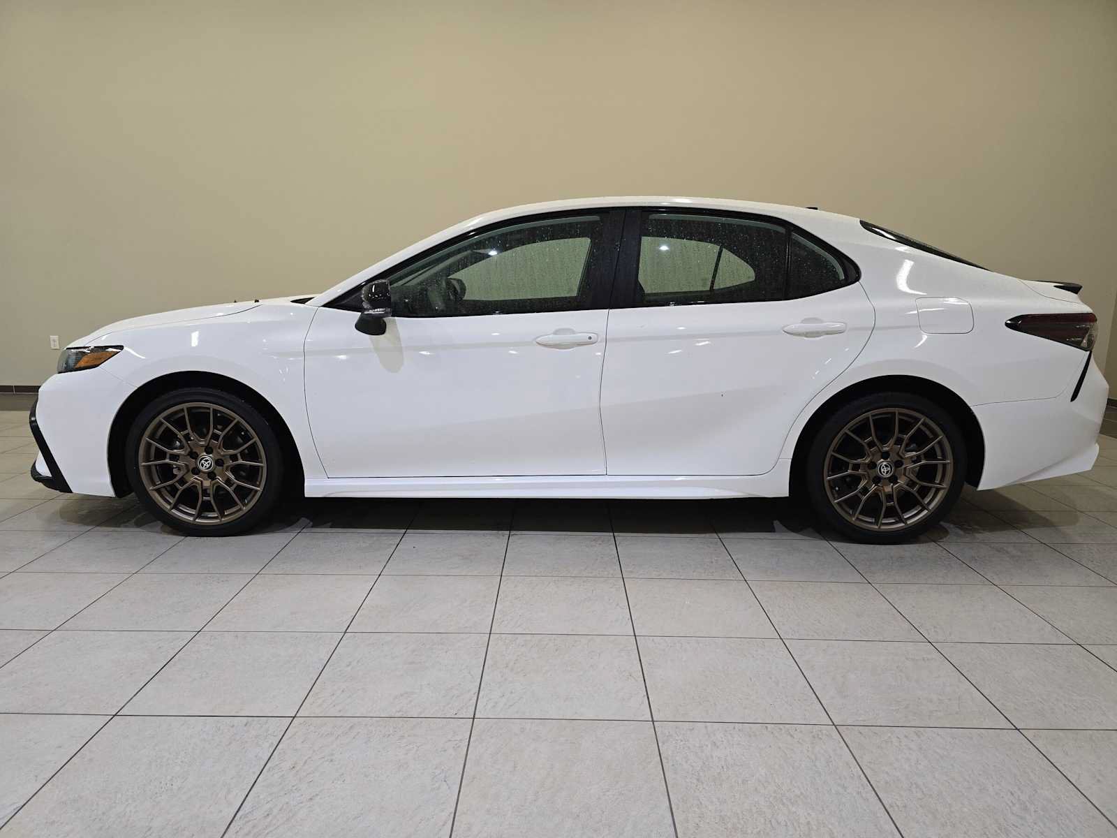 Certified 2024 Toyota Camry SE FWD image 3