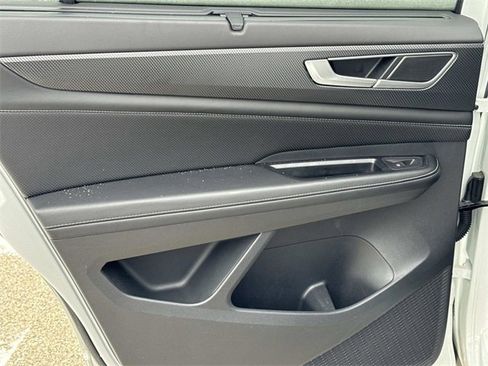 Used 2024 Volkswagen Atlas Cross Sport SEL R-Line image 12