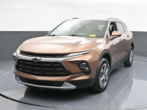 Used 2023 Chevrolet Blazer LT w/ Sound & Technology Package image 4