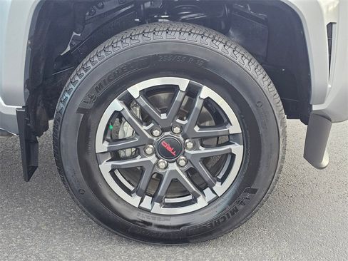 Used 2024 Toyota Tacoma TRD Sport image 9