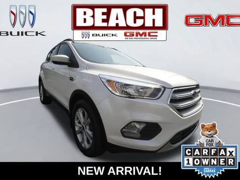 Used 2018 Ford Escape SE FWD image 1