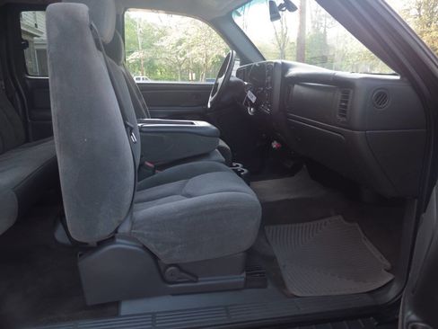 Used 2004 Chevrolet Silverado 1500 LS RWD image 12