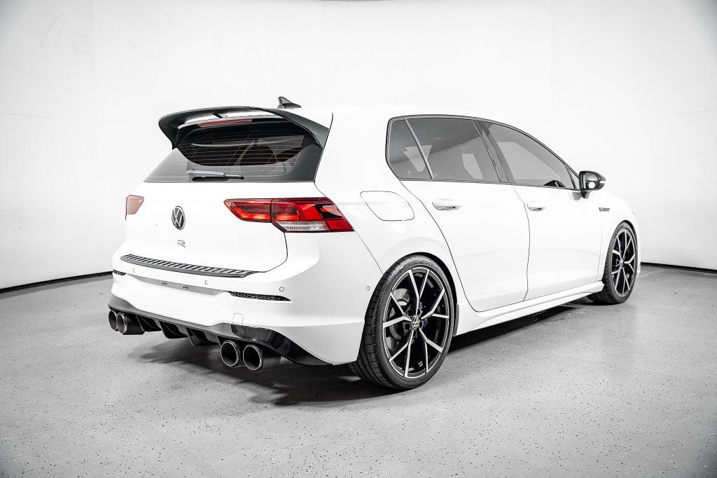 Used 2024 Volkswagen Golf R AWD/4WD image 8