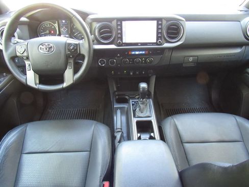 Used 2023 Toyota Tacoma TRD Sport w/ TRD Premium Sport Package AWD/4WD image 32