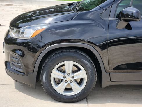 Used 2021 Chevrolet Trax LS FWD image 10