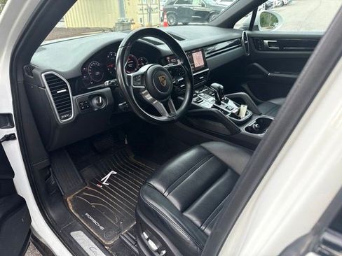 Used 2021 Porsche Cayenne Coupe AWD/4WD image 8