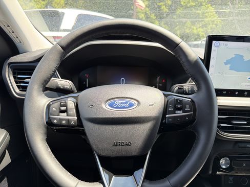 Used 2023 Ford Escape Active w/ Tech Pack #1 AWD/4WD image 14