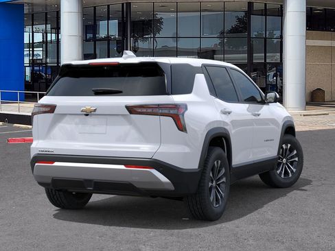 New 2026 Chevrolet Equinox LT image 4