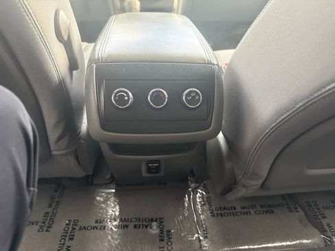 Used 2014 Chevrolet Traverse LS FWD image 16