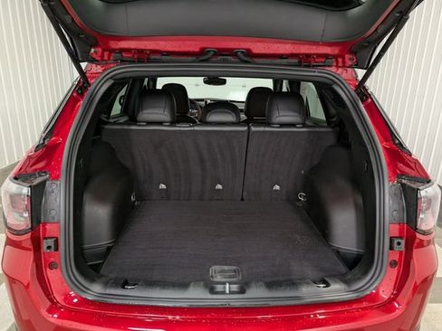 Used 2025 Jeep Compass Trailhawk AWD/4WD image 23