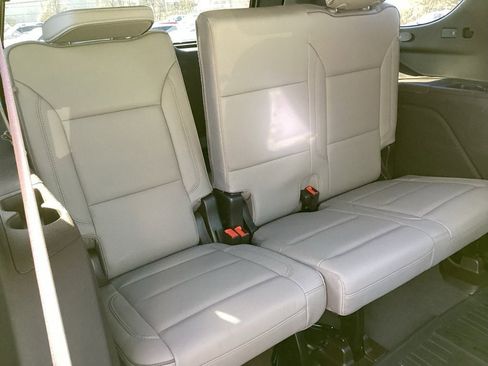 Certified 2022 GMC Yukon SLT w/ SLT Premium Package image 5