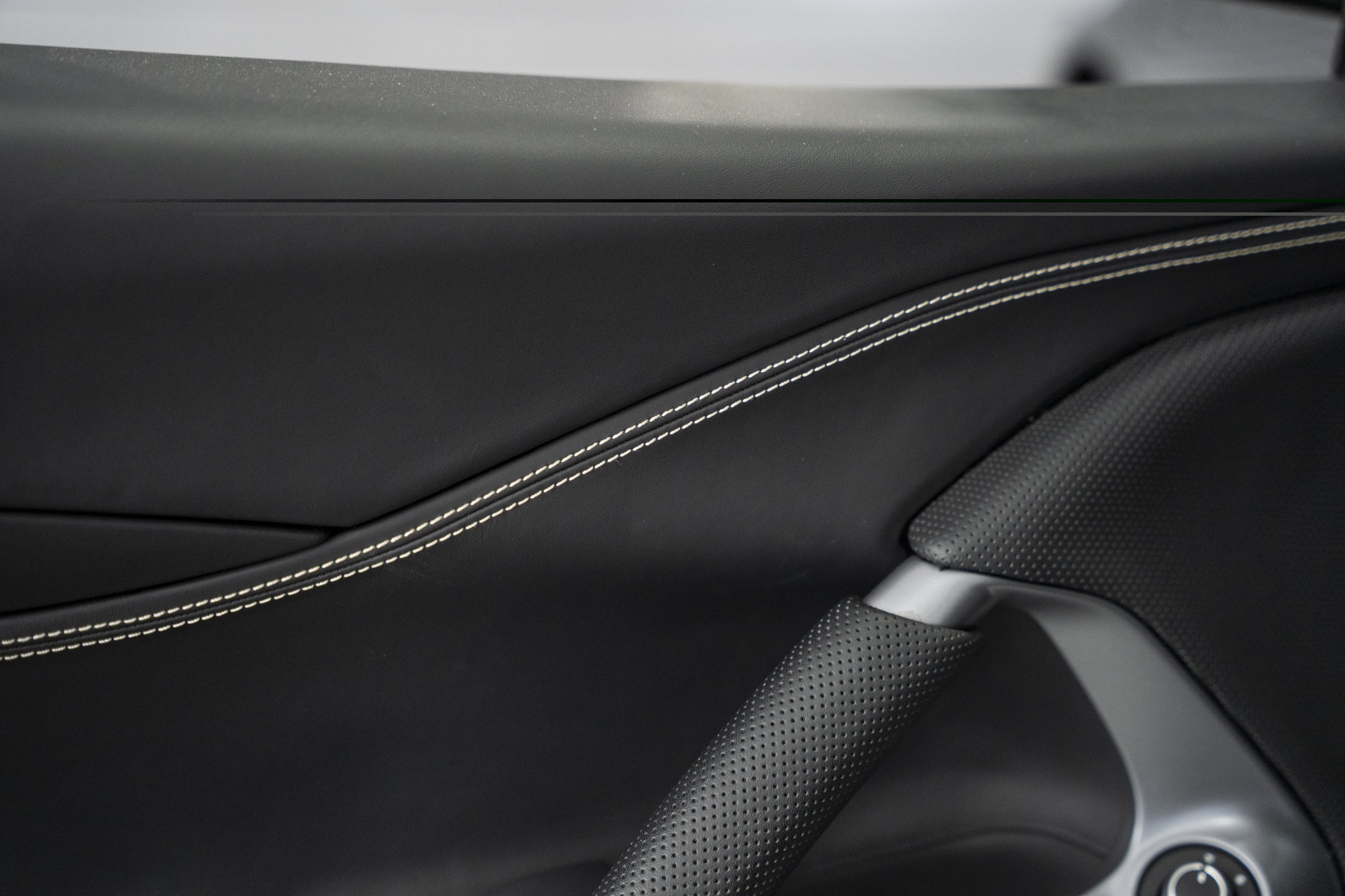 Used 2019 Ferrari 812 Superfast RWD image 17