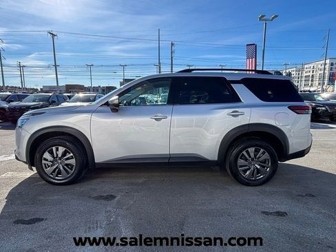 Used 2024 Nissan Pathfinder SV AWD/4WD image 6