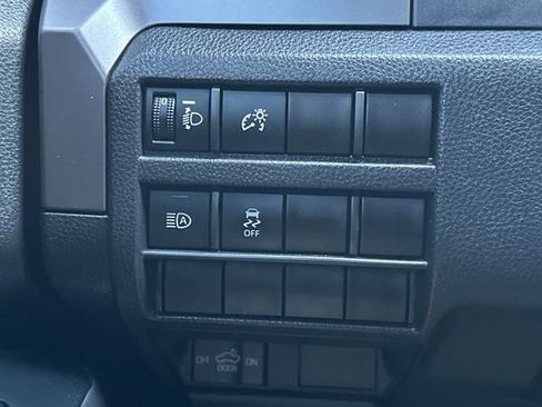 Used 2025 Toyota Tacoma SR5 image 33